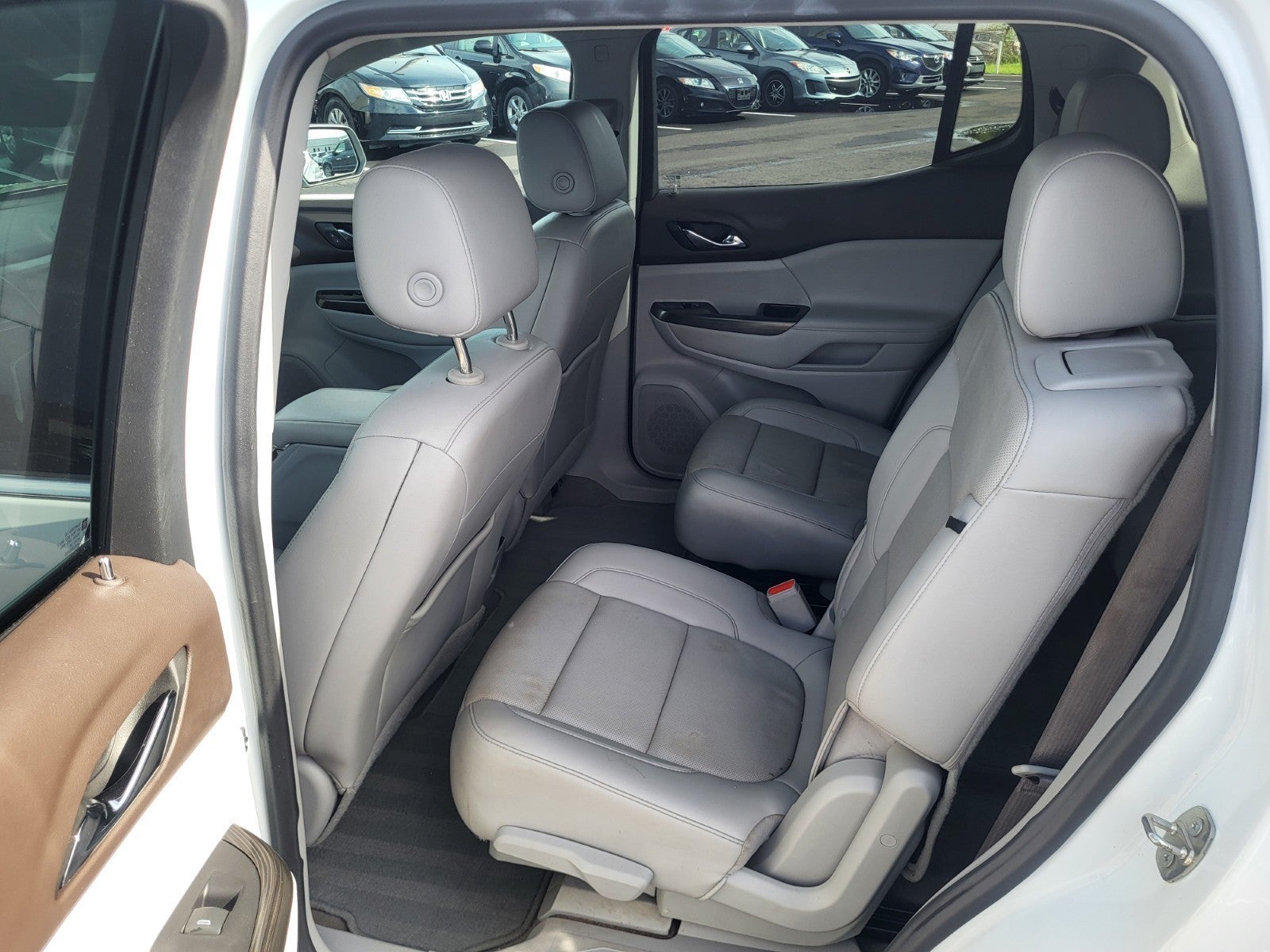 2022 GMC Acadia SLT