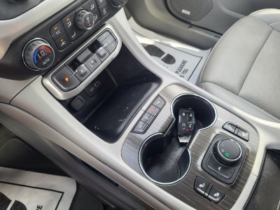 2022 GMC Acadia SLT