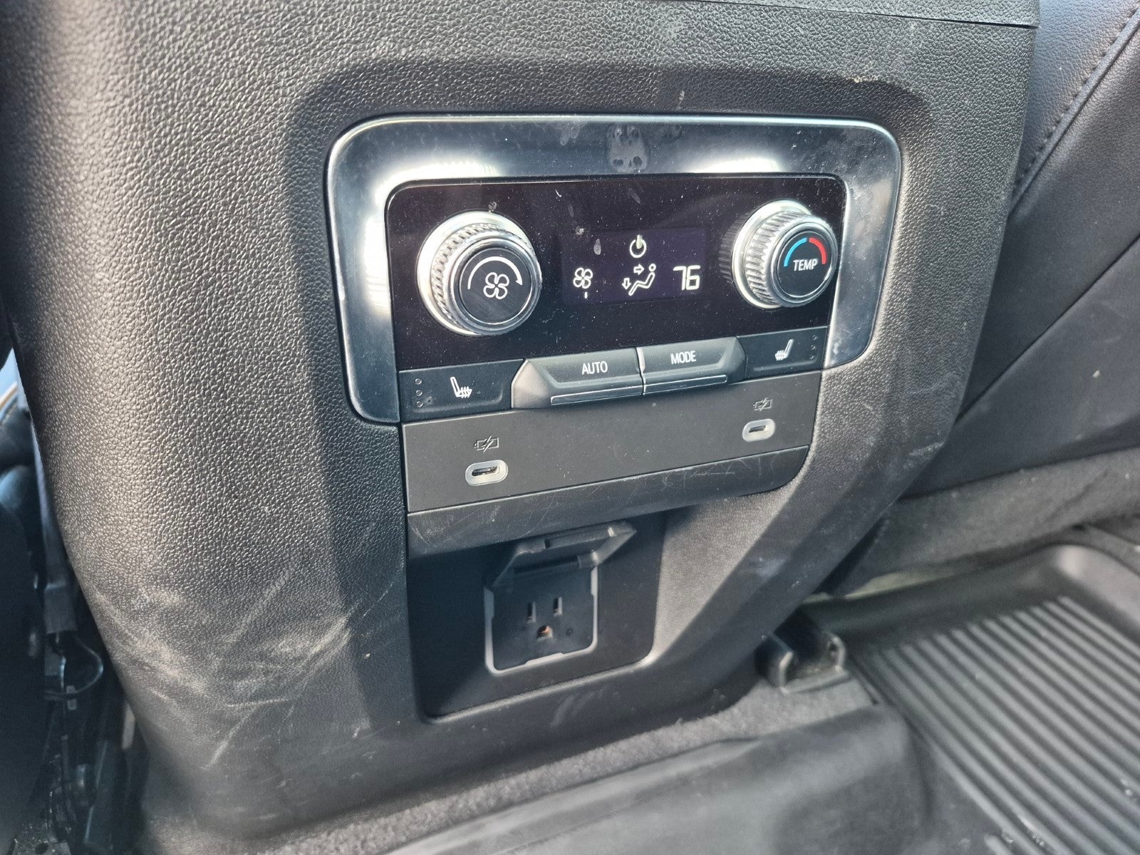 2023 GMC Yukon XL AT4