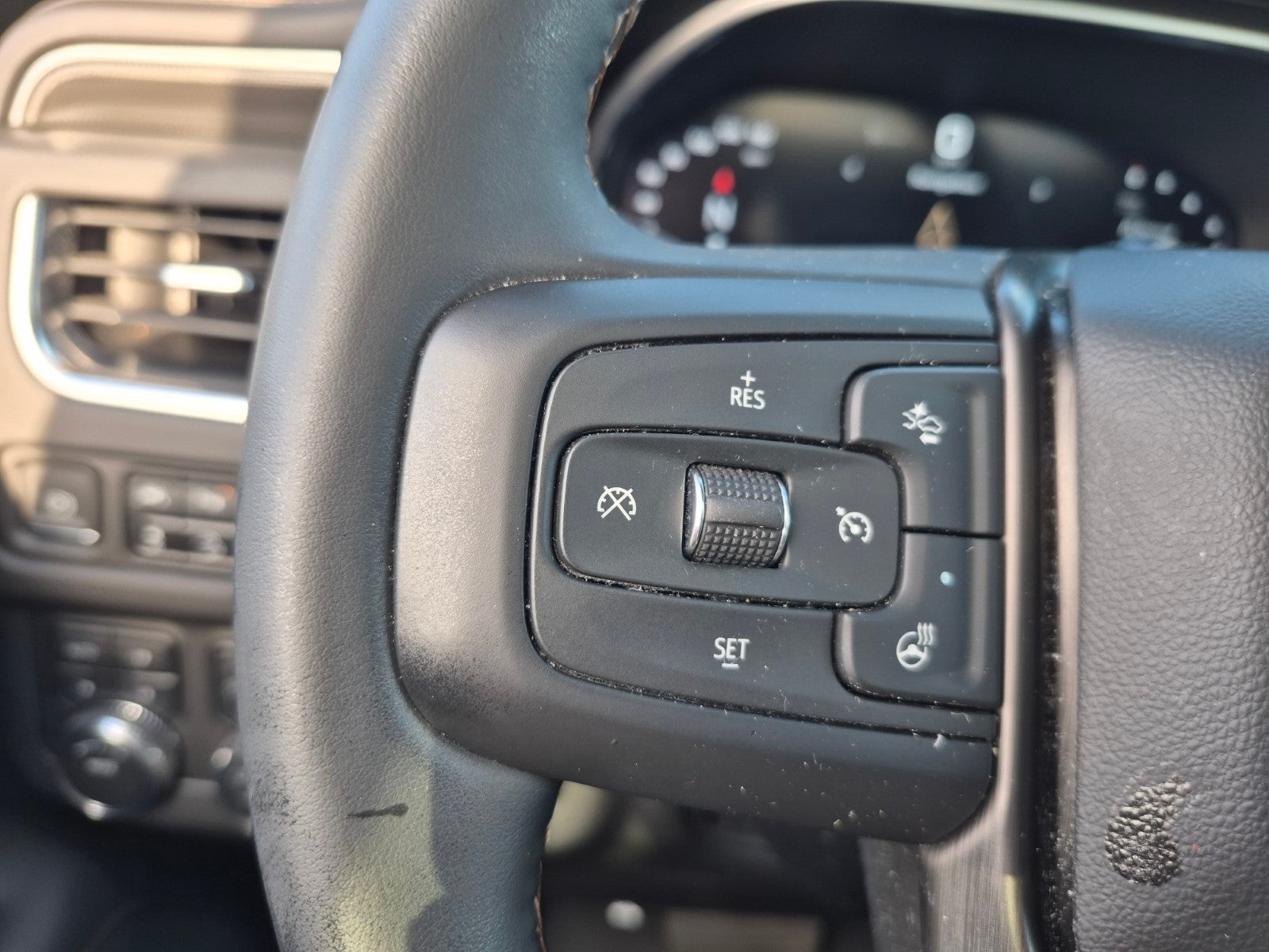 2023 GMC Yukon XL AT4