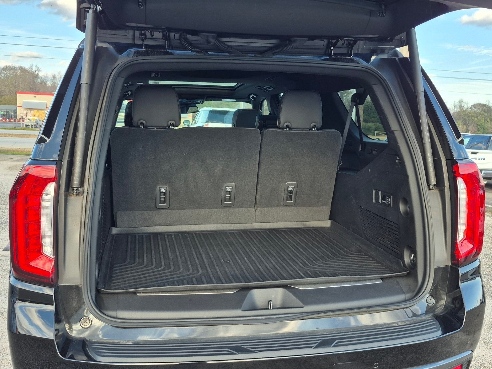 2023 GMC Yukon XL AT4