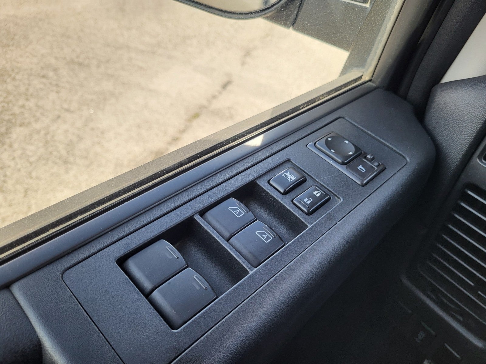 2010 Nissan Titan LE