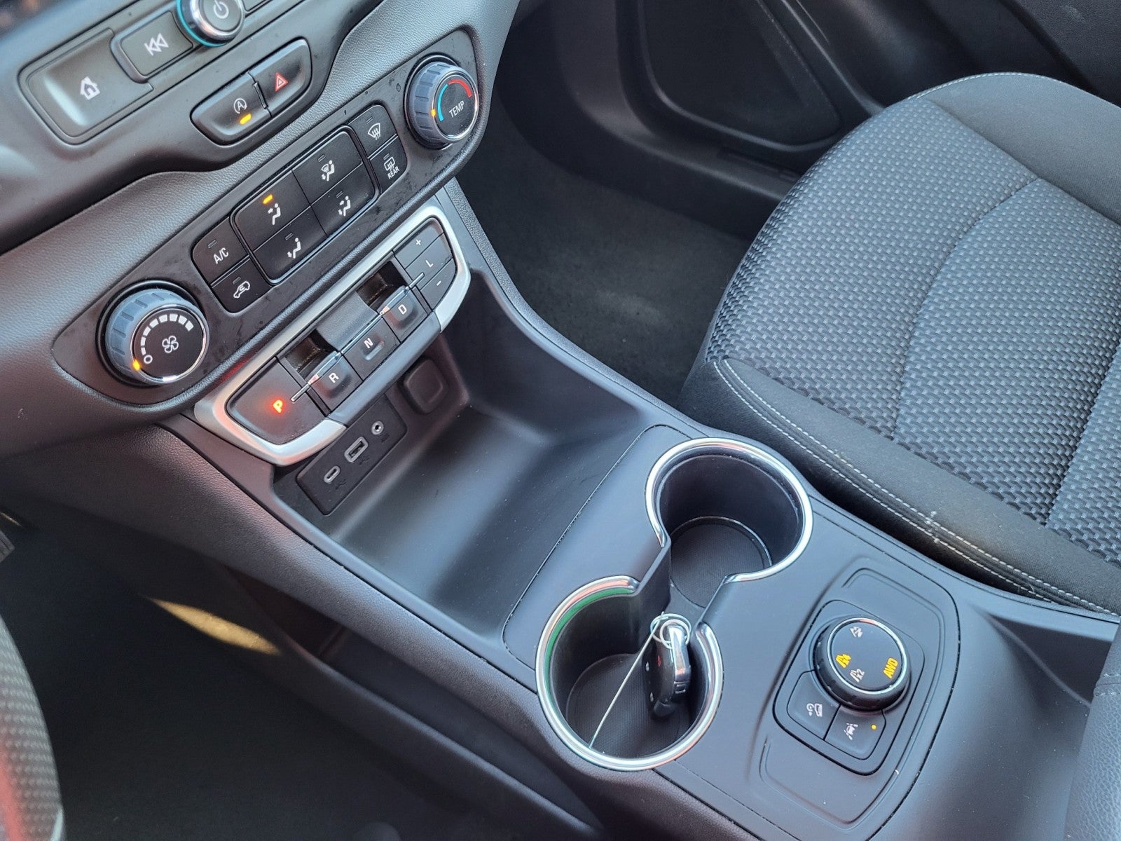 2024 GMC Terrain SLE