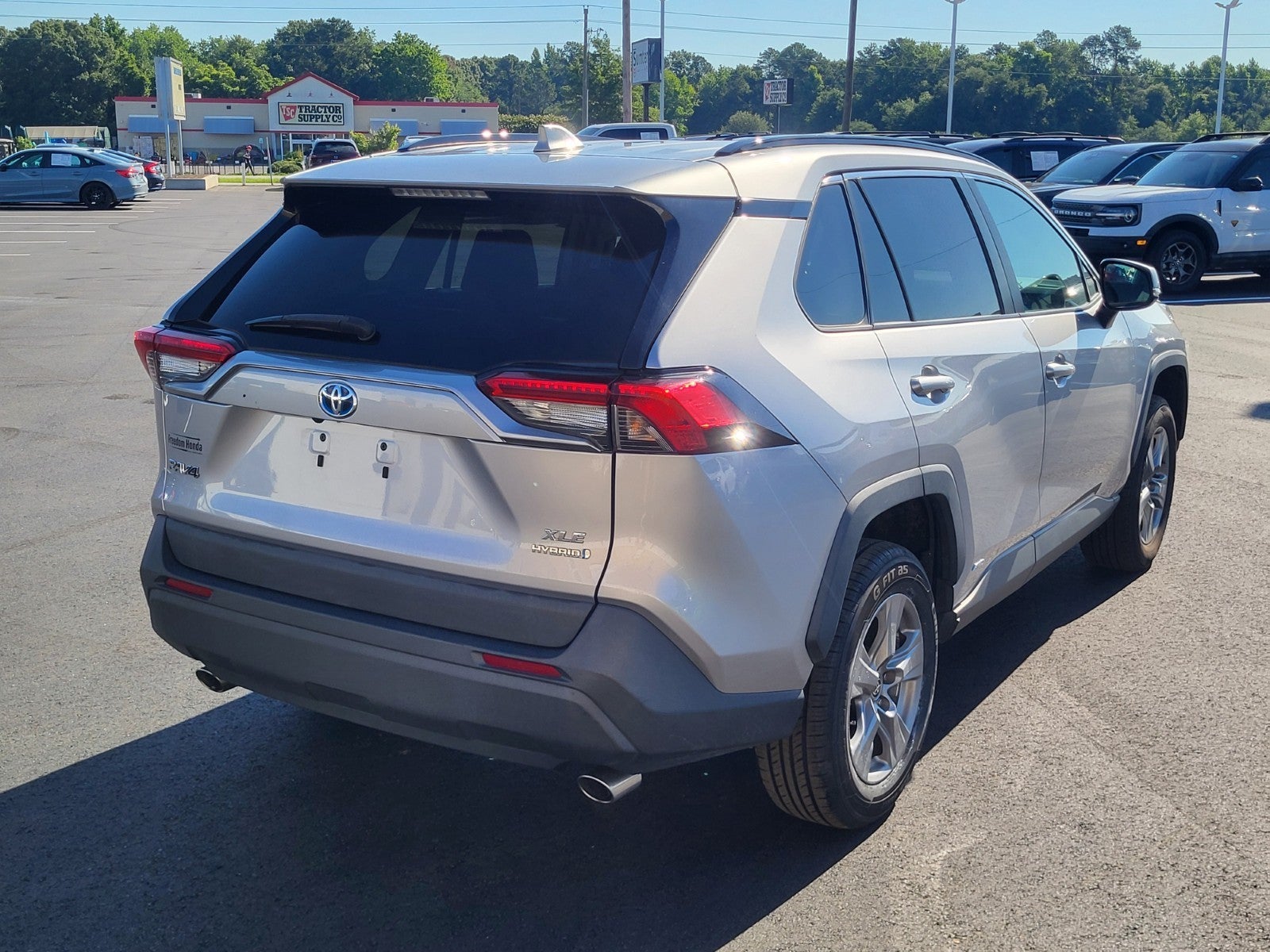 2022 Toyota RAV4 Hybrid XLE