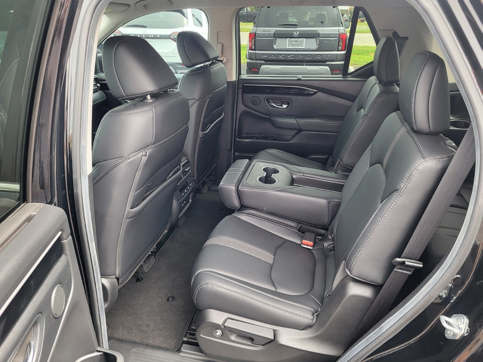 2025 Honda Pilot EX-L - Photo 14
