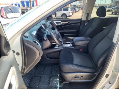 2020 Nissan Pathfinder SV