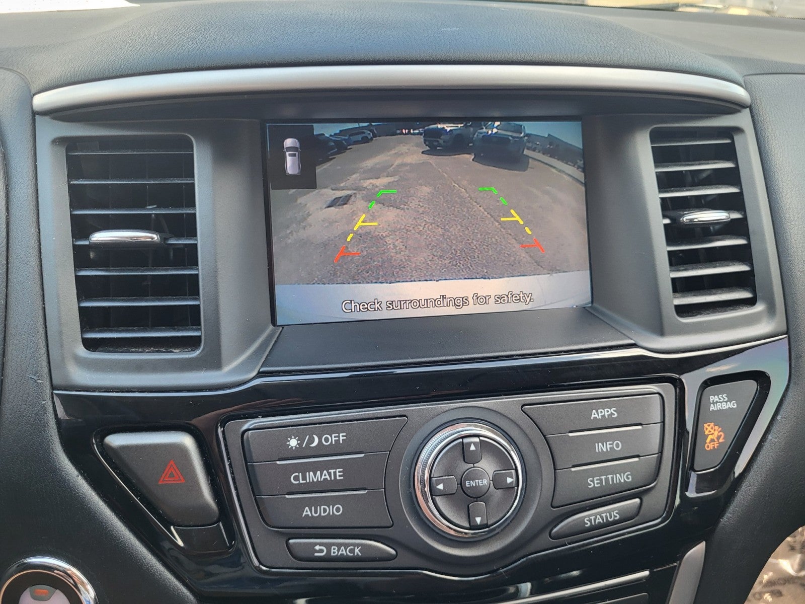 2020 Nissan Pathfinder SV