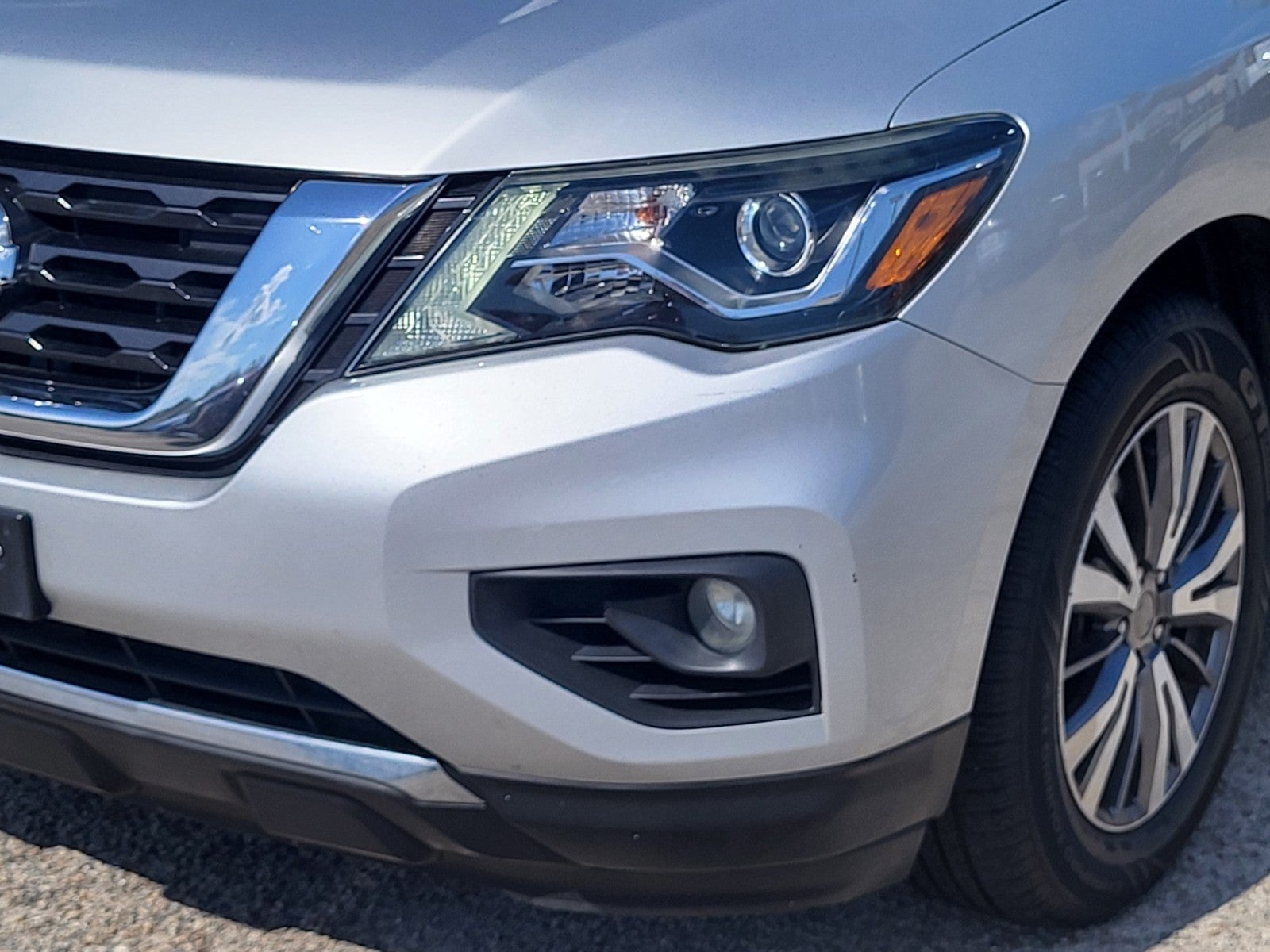 2020 Nissan Pathfinder SV