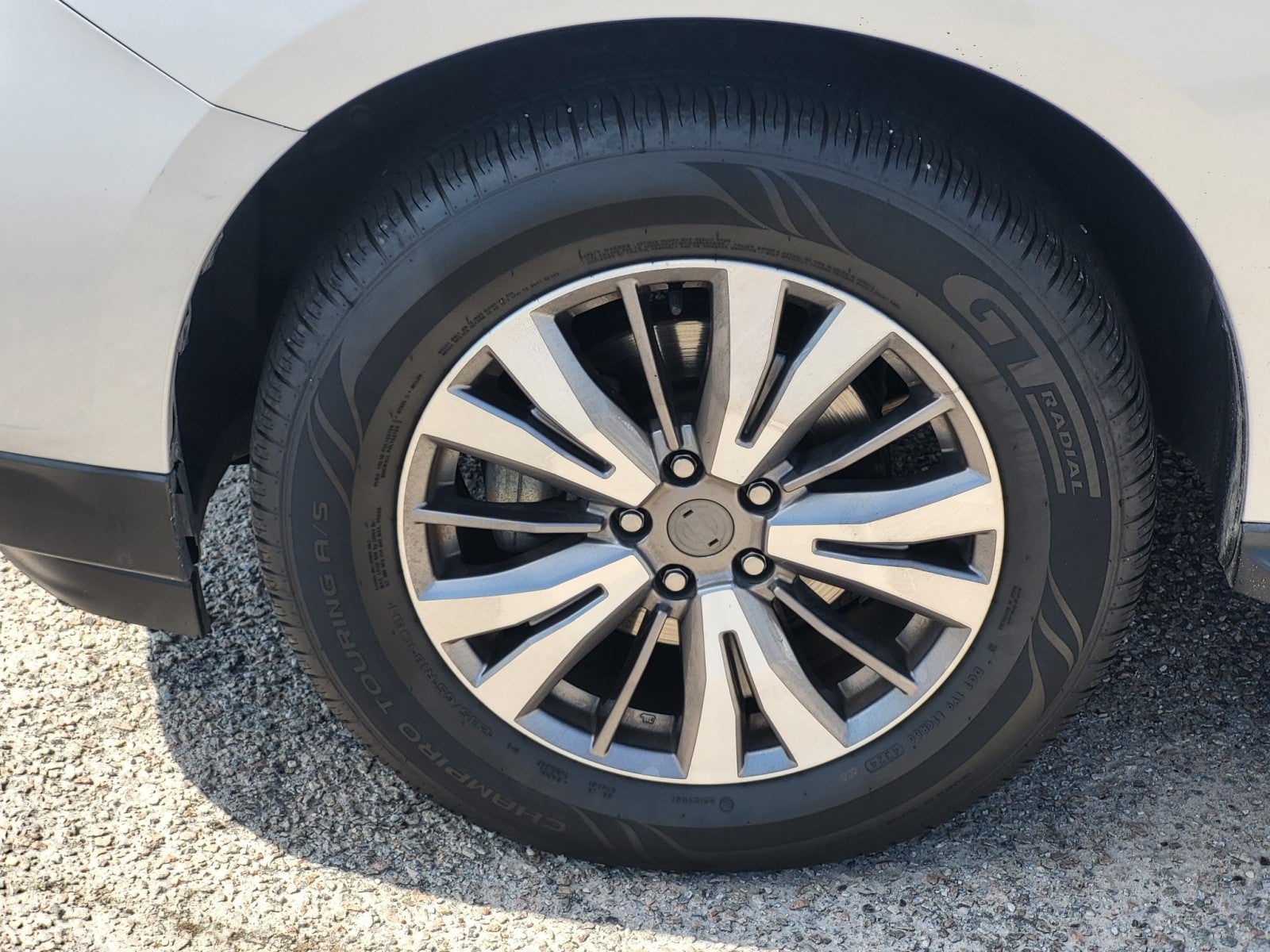 2020 Nissan Pathfinder SV