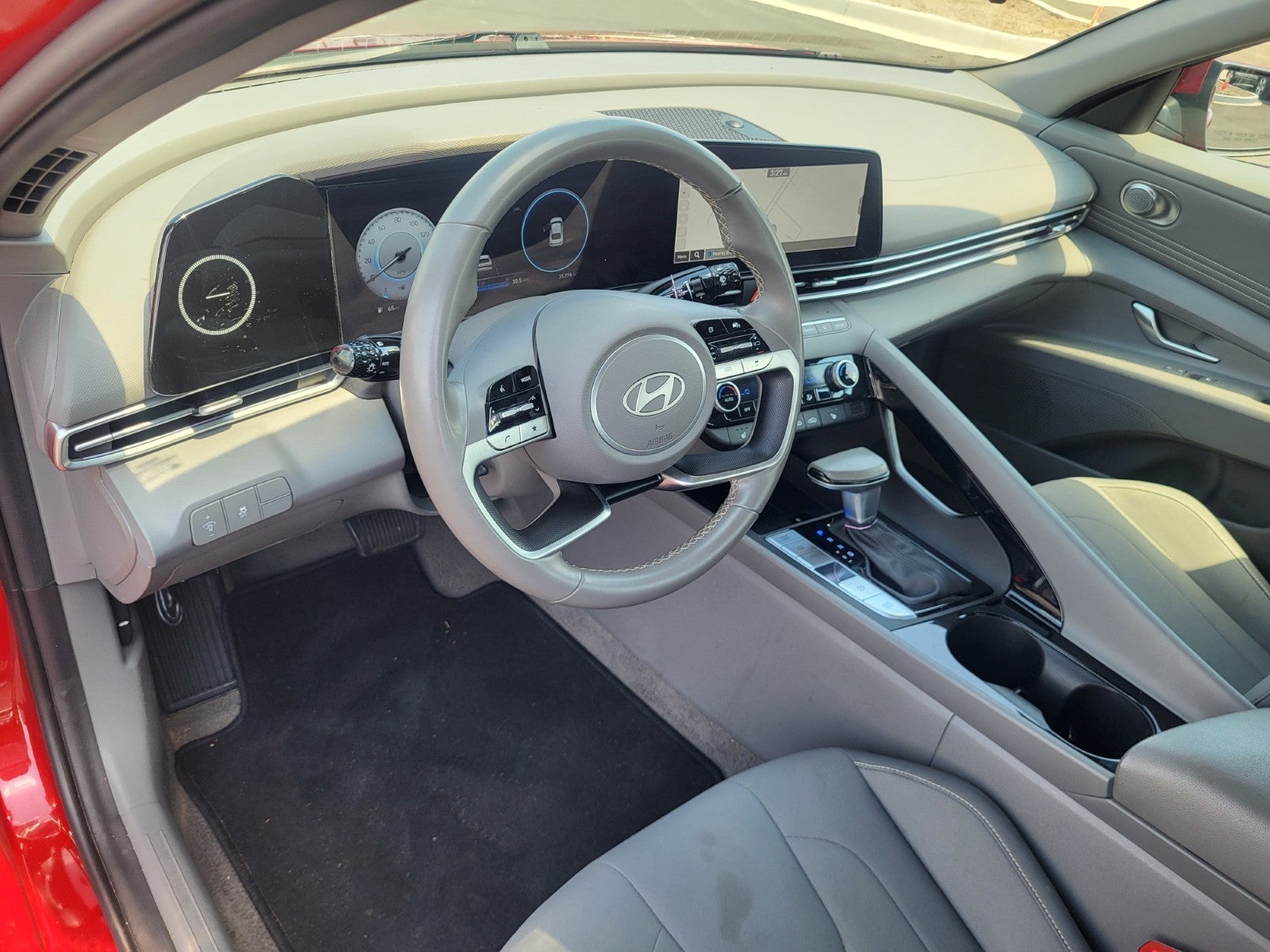 2025 Hyundai Elantra Luxury