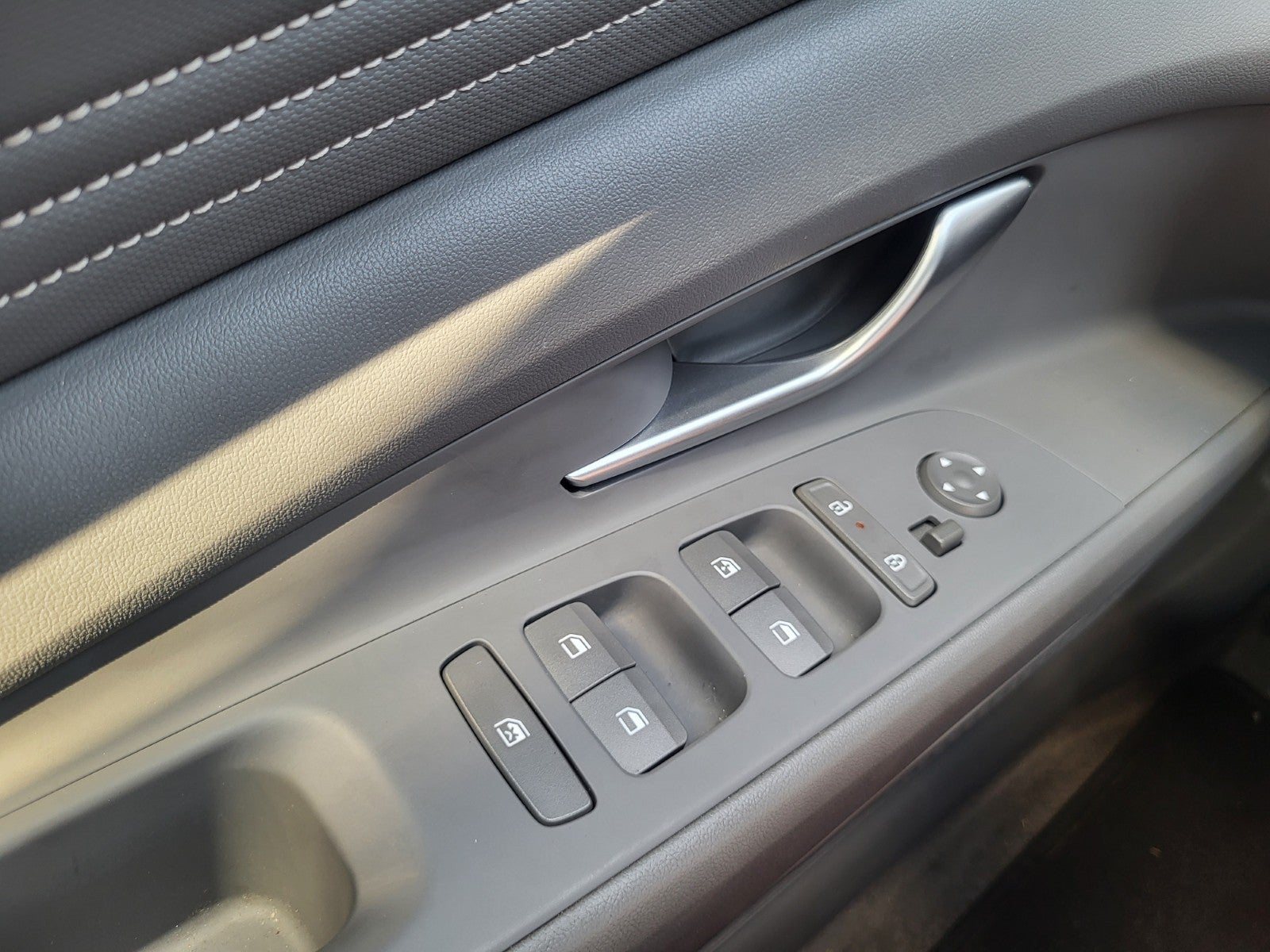 2025 Hyundai Elantra Luxury