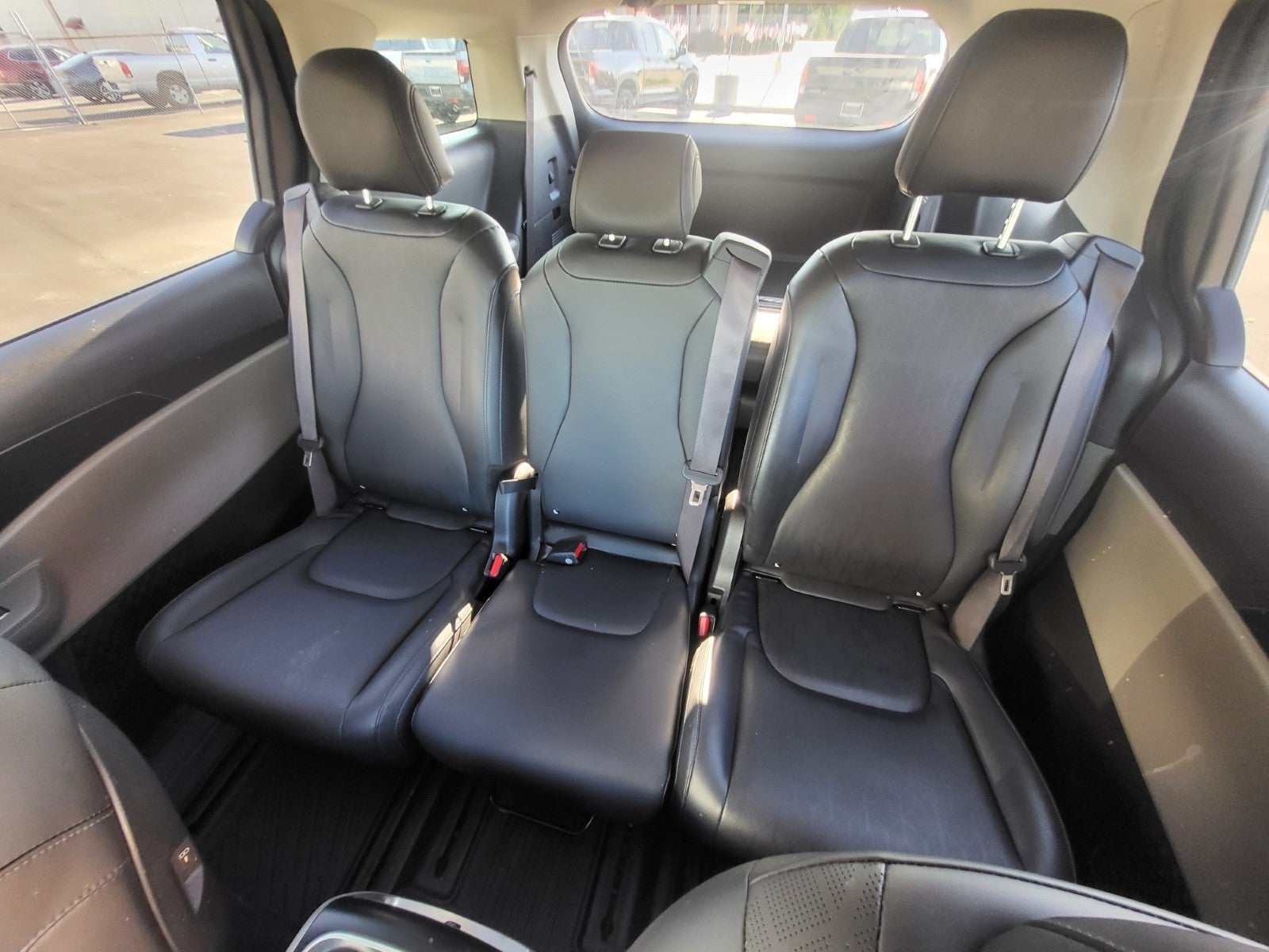 2025 Kia Carnival LX