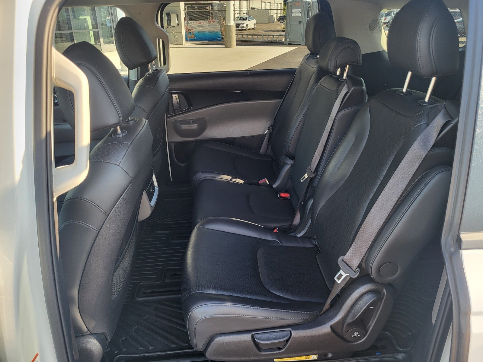 2025 Kia Carnival LX