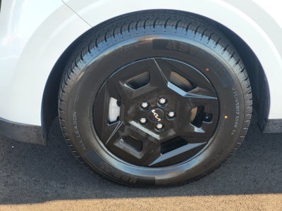 2025 Kia Carnival LX